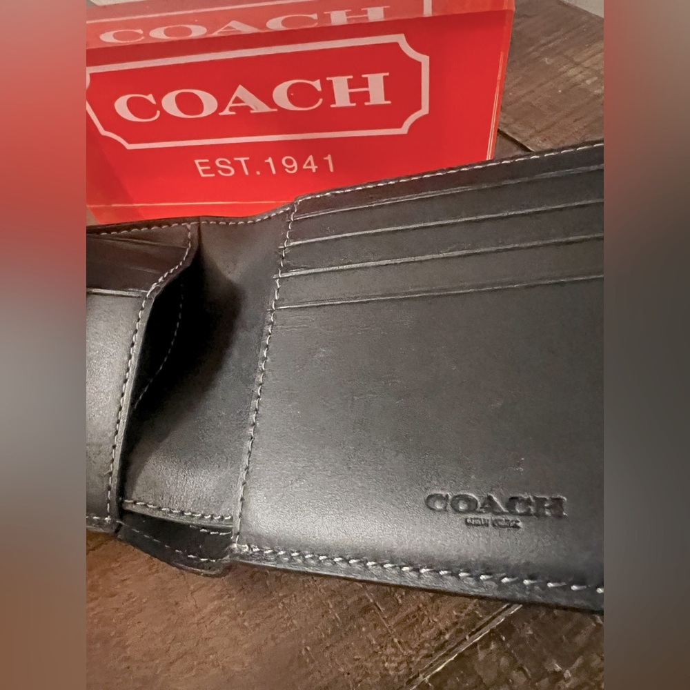 Coach Men’s Wallet (Star Print) - Picture 8 of 9